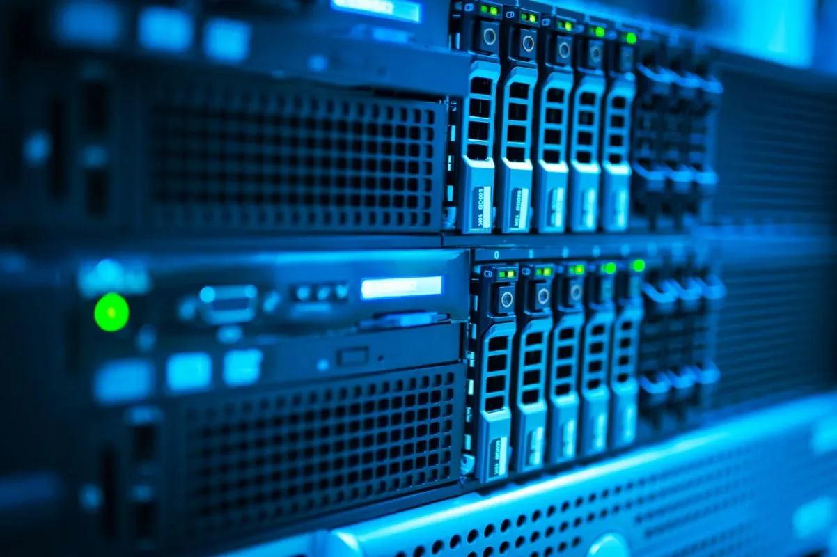 Dedicated Server vs Shared Hosting