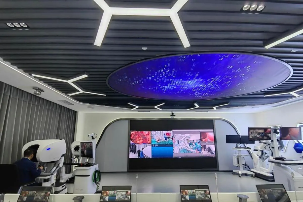 Robot Bedah China Mendunia