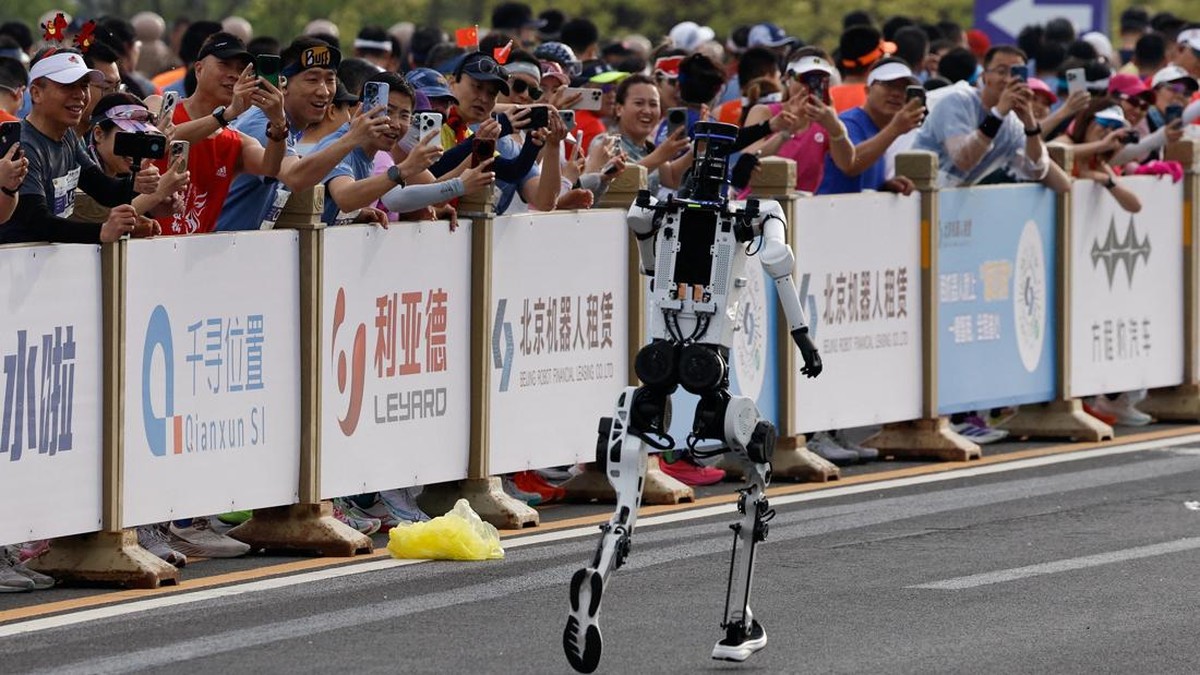 Robot Humanoid Pecahkan Rekor