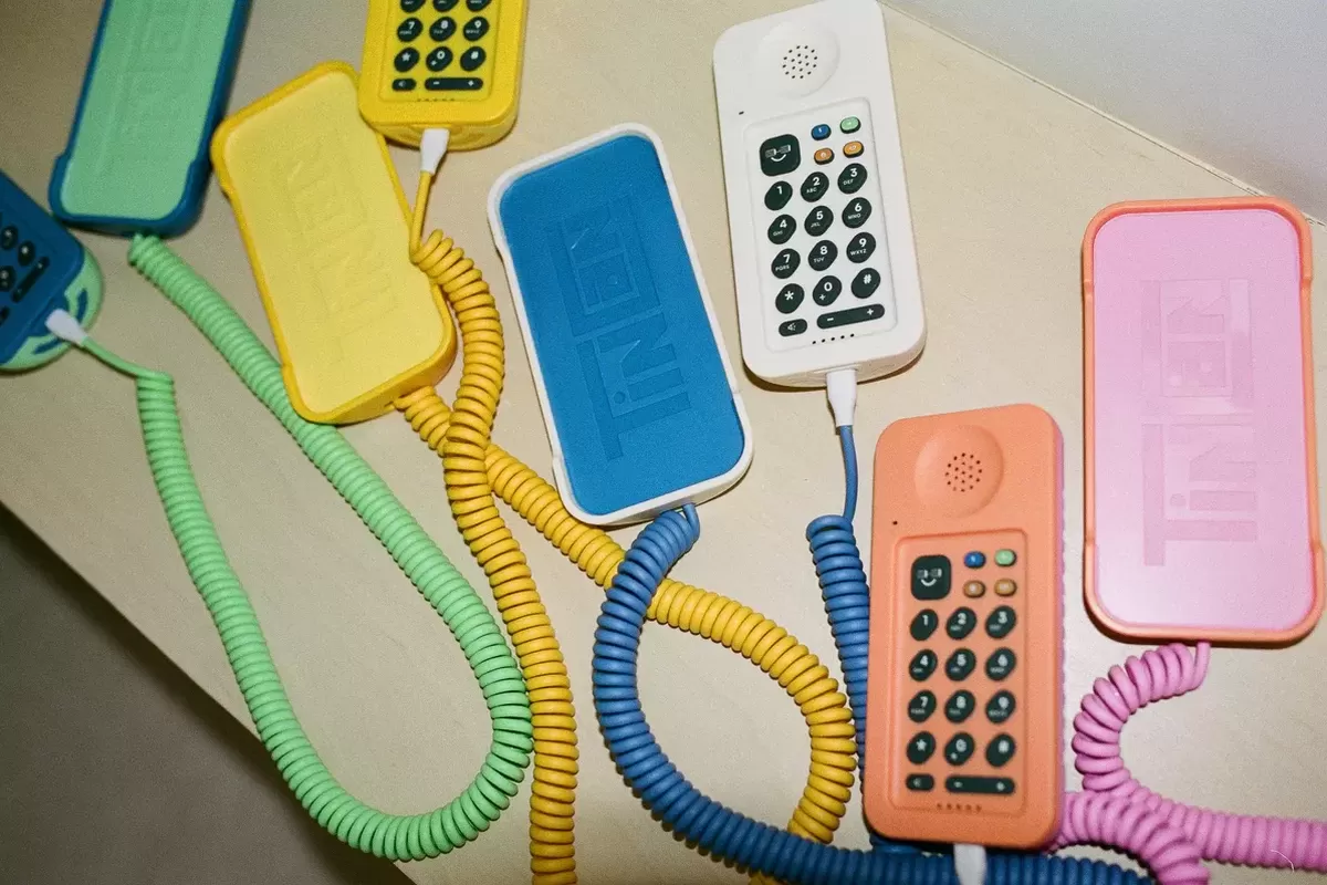 Tren Tin Can Telepon