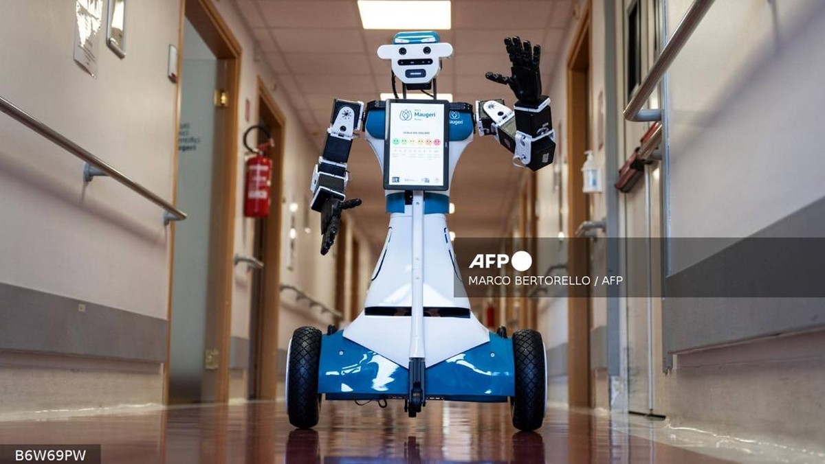 Robot Humanoid Penjaga Pasien