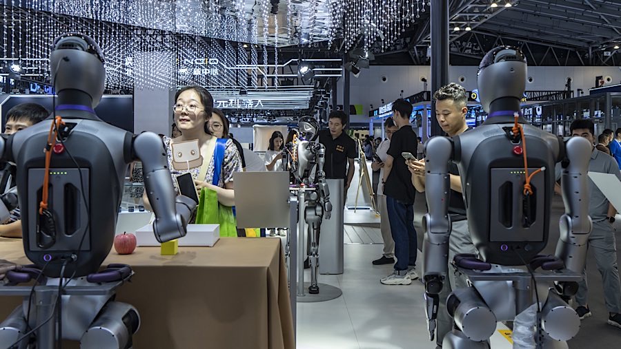 Manusia Besi Unjuk Gigi di Shenzhen