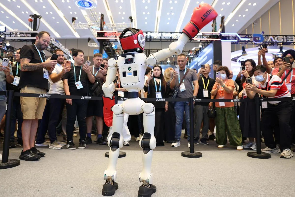 Robot Curi Perhatian di Canton Fair